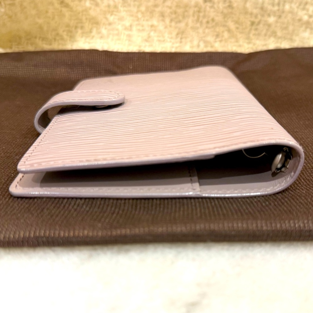 Louis Vuitton Grey Lilac EPI Notebook Agenda
Planner Wallet - Picture 5 of 13